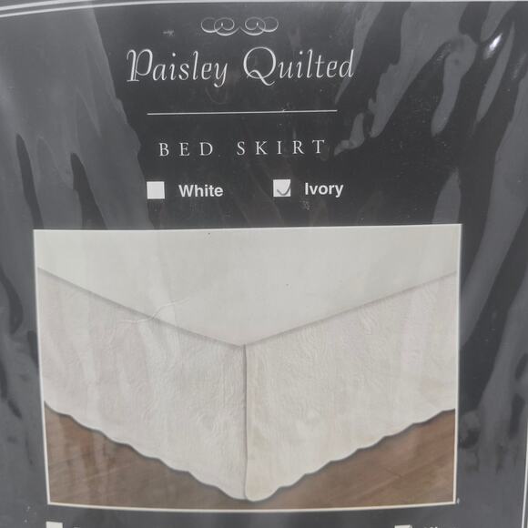 Paisley Quilted  Bed Skirt Ivory Scalloped Edge King Size New In Package - Picture 2 of 4